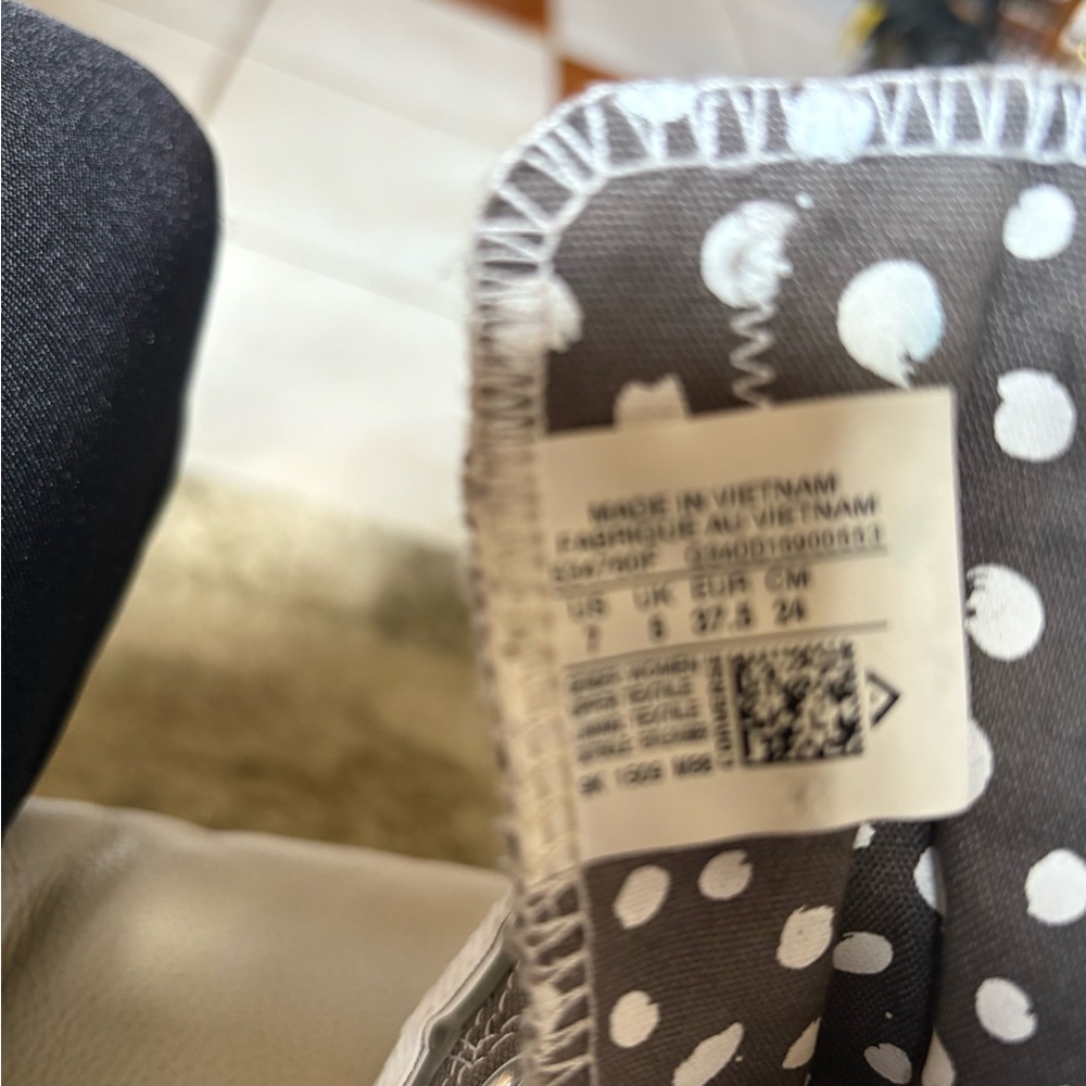 Gray Canvas low top Converse Sneakers - Picture 6 of 6